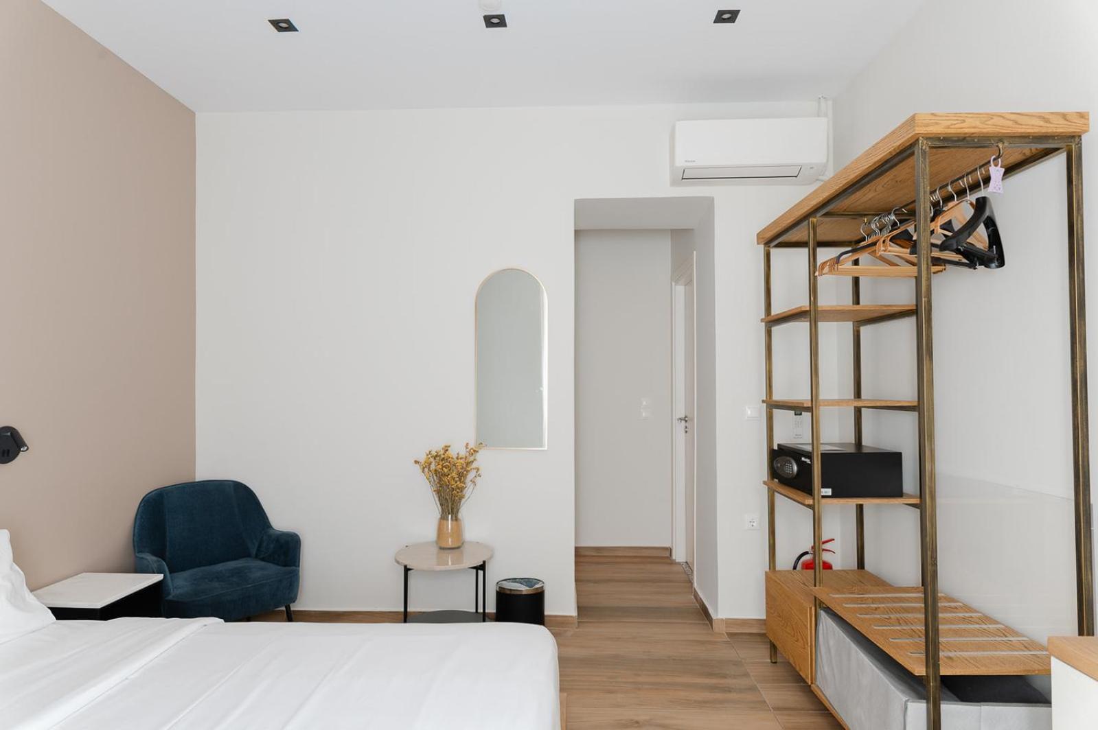 One-Bedroom Apartment,1699410433:JPEG