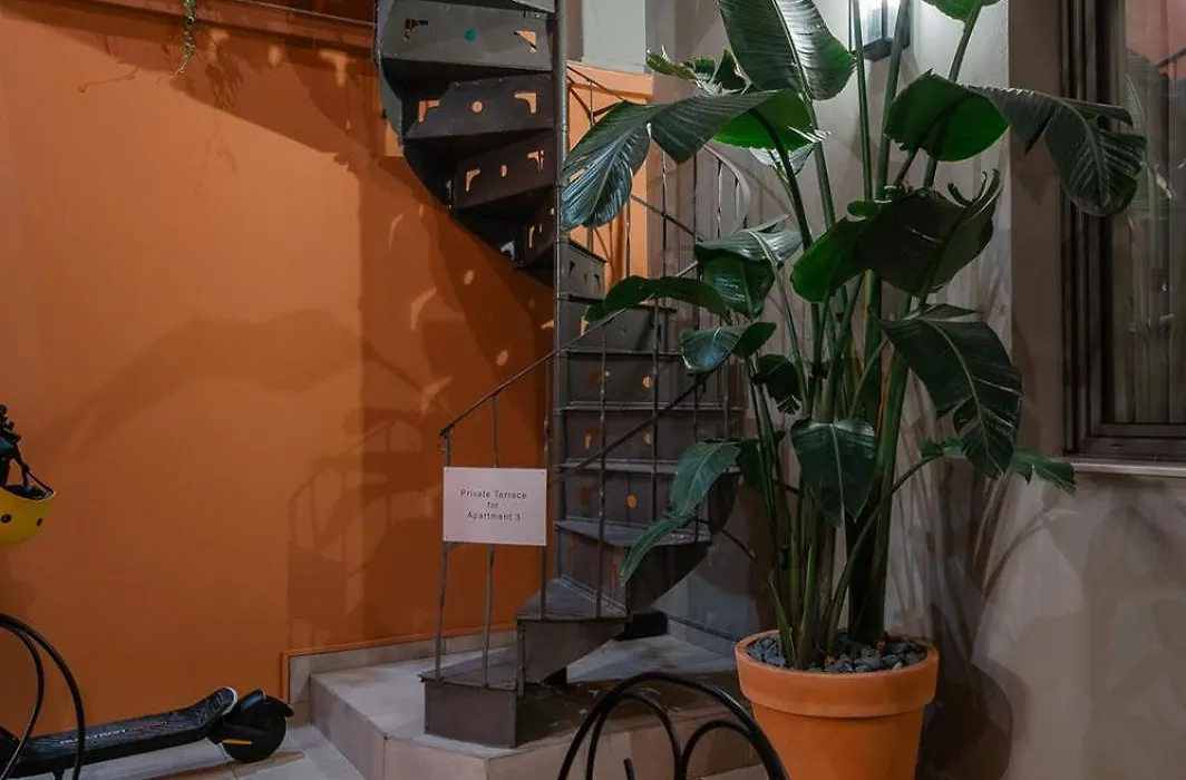 Vagabond Guesthouse-1