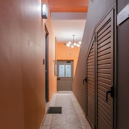 Vagabond Guesthouse-3