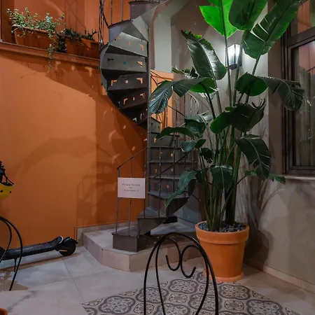 Vagabond Guesthouse-2