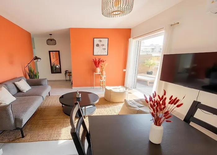 Stunning 2-Bedrooms Apartment In The Heart Of Athens